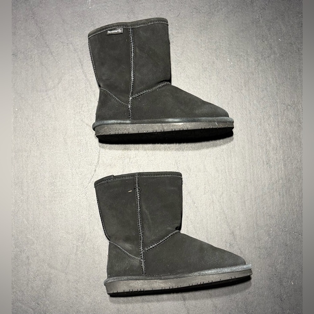 Girls Size 3 Bear Paw Black Fuzzy Boots Like New - Picture 3 of 4